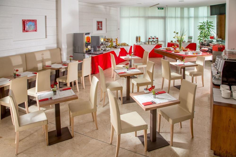 Phi Milano Hotel