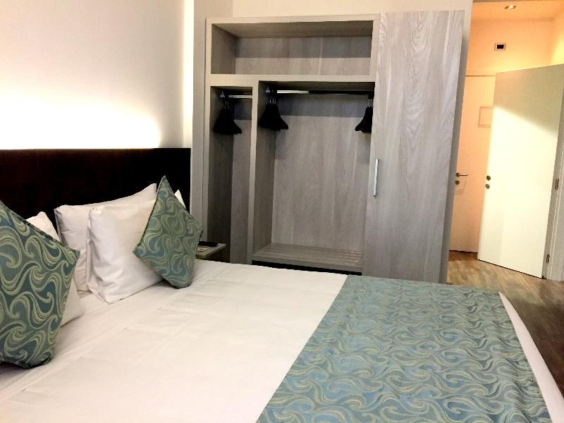 Hotel Phi Milano 4*